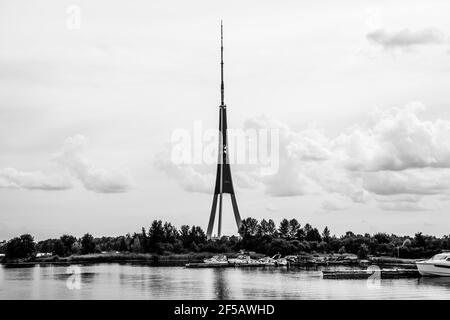 Splendida vista della radio riga e della Torre della TV, Lettonia Foto Stock