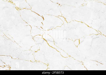 Primo piano sfondo fotografico di motivi in marmo naturale. Marmo bianco con venature dorate, vista frontale Foto Stock