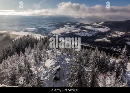 Vista invernale della valle di Dolni Morava, Repubblica Ceca Foto Stock