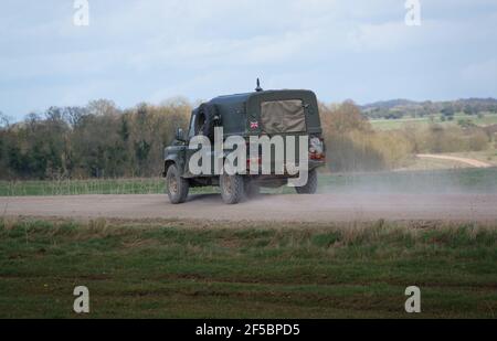 Esercito britannico Land rover difensore 4x4 convertito ambulanza campo Foto Stock