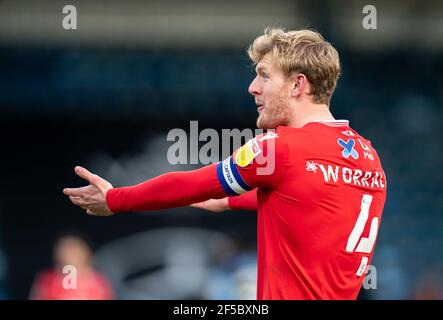 Joe Worrall di Nottingham Forest durante lo Sky Bet Championship Dietro porte chiuse si trovano Wycombe Wanderers e Nottingham Forest Ad Adams Pa Foto Stock