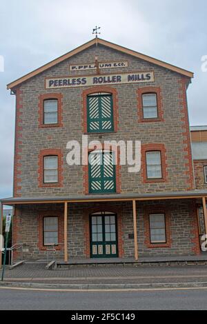 Ex mulino trasformato nel National Motor Museum di Birdwood Foto Stock