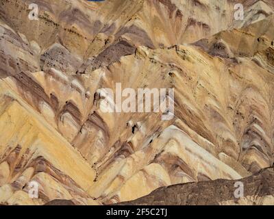 Lo splendido scenario della regione dei badlands vicino al punto Zabriskie nel Death Valley National Park, California, USA Foto Stock