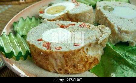 Albondigon Meatloaf farcito in stile colombiano Foto Stock