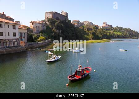 Geografia / viaggio, Spagna, Cantabria, San Vincente de la Berquera, Castillo del Rey () Castello, Iglesia, diritti aggiuntivi-clearance-Info-non-disponibile Foto Stock