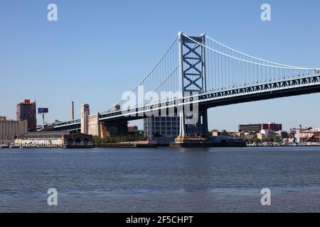 Geografia / viaggio, Stati Uniti, Pennsylvania, Philadelphia, Benjamin Franklin Bridge attraverso la Rive Delaware, Additional-Rights-Clearance-Info-Not-Available Foto Stock