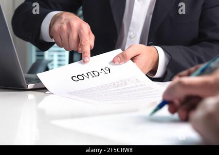 Covid e business. Sostegno finanziario e piano di aiuto per l'impatto economico del virus corona e la perdita di reddito. Finanziamento della riunione legale in carica. Foto Stock