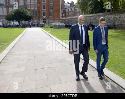 Sajid Javid MP, ex Cancelliere dello scacchiere, Walking on College Green, Westminster, settembre 2020 Foto Stock