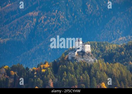 Geografia / viaggio, Svizzera, Castello di Tarasp, Grigioni, diritti-aggiuntivi-liquidazione-Info-non-disponibile Foto Stock