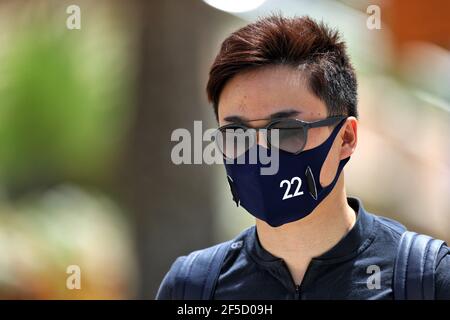 Sakhir, Bahrein. 26 Marzo 2021. Yuki Tsunoda (JPN) AlphaTauri. Gran Premio del Bahrain, venerdì 26 marzo 2021. Sakhir, Bahrein. Credit: James Moy/Alamy Live News Foto Stock