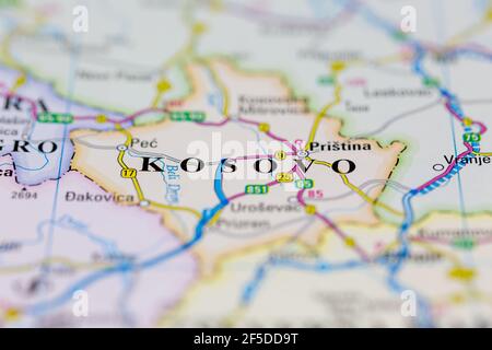 Il Kosovo e le aree circostanti sono indicati su una mappa geografica o. mappa stradale Foto Stock