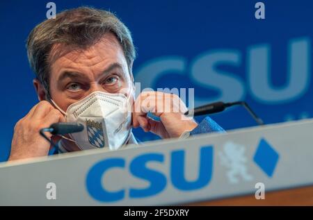 Monaco, Germania. 26 Marzo 2021. Markus Söder, leader del partito della CSU e presidente del ministro bavarese, partecipa a una conferenza stampa dopo la videoconferenza del comitato esecutivo della CSU. Credit: Peter Kneffel/dpa/Alamy Live News Foto Stock