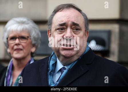 File foto datata 23/3/2020 dell'ex primo ministro scozzese Alex Salmond, che ha annunciato la creazione di un nuovo partito politico per le elezioni del Parlamento scozzese in maggio. L'onorevole Salmond ha affermato che il partito Alba sarà un partito di lista sotto la sua guida. Data di emissione: Venerdì 26 marzo 2021. Foto Stock