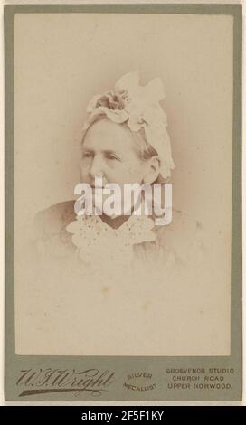 Donna anziana non identificata. W. J. Wright (inglese, attivo Upper Norwood, Inghilterra 1880 - 1890) Foto Stock