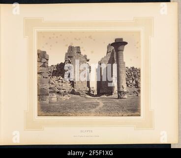 Égypte: Cour et 2me pylône du Grand Temple de Karnak. Félix Bonfils (francese, 1831 - 1885) Foto Stock