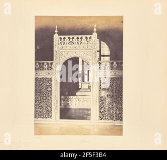 Agra; lo schermo che racchiude il sarcofagi nell'interno del Taj. Samuel Bourne (inglese, 1834 - 1912) Foto Stock
