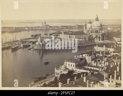 Panorama pris du haut du clocher de saint Marc; Vue vers la Douane de mer et l'eglise de la Salute. Carlo ponti (italiano, nato Svizzera, circa 1823 - 1893) Foto Stock