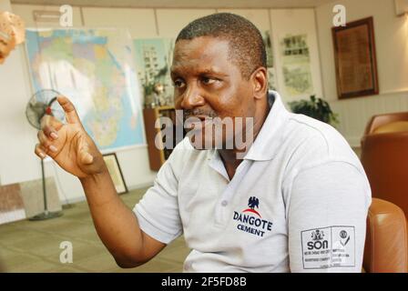 Aliko Dangote, magnate miliardario nigeriano, la persona più ricca d'Africa. Foto Stock