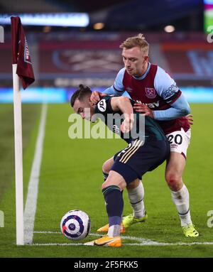 Jarrod Bowen di West Ham United e Jack Harrison di Leeds United - West Ham United contro Leeds United, Premier League, London Stadium, Londra, Regno Unito - 8 marzo 2021 solo per uso editoriale - si applicano restrizioni DataCo Foto Stock