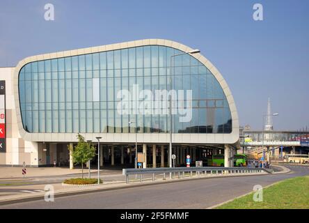 Stazione ferroviaria e stazione degli autobus a Poznan. Polonia Foto Stock