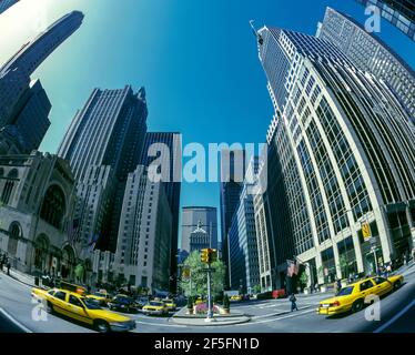 2003 SCENA STORICA DI STRADA PARK AVENUE MANHATTAN NEW YORK CITY STATI UNITI Foto Stock