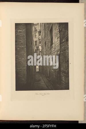 Vicino a 148 High Street. Thomas Annan (scozzese, 1829 - 1887) Foto Stock