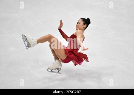 STOCCOLMA 20210326 Satoko Miyahara del Giappone cade durante il pattinaggio libero delle Signore al campionato di skating di figura del mondo di ISU a Stoccolma, Svezia 26 marzo 2021. Foto Anders Wiklund / TT code 10040 Foto Stock