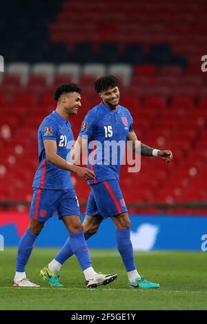 Londra, Regno Unito. 25 Marzo 2021. Ollie Watkins of England (21) e Tyrone Mings of England (15) si staccano a tempo pieno.qualificazione Coppa del mondo FIFA, partita gruppo i, Inghilterra contro San Marino al Wembley Stadium di Londra giovedì 25 marzo 2021. Questa immagine può essere utilizzata solo per scopi editoriali. Solo per uso editoriale, è richiesta una licenza per uso commerciale. Nessun utilizzo nelle scommesse, nei giochi o nelle pubblicazioni di un singolo club/campionato/giocatore. pic di Andrew Orchard/Andrew Orchard sports photography/Alamy Live news Credit: Andrew Orchard sports photography/Alamy Live News Foto Stock