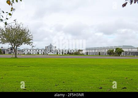 Forte di Mitchel con un grande prato nelle Isole Spike a Cobh, Porto di Cork, Irlanda Foto Stock