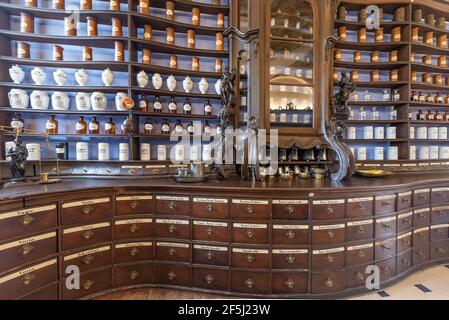 Farmacia rococò dell'ospedale Juliusspital, Würzburg, Germania Foto Stock