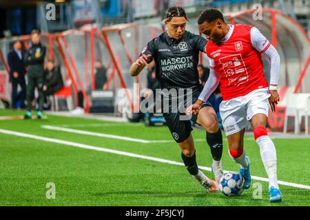 MAASTRICHT, PAESI BASSI - MARZO 26: Ruggero Mannes di Almere City FC durante la partita olandese di Keukenkampioendivisie tra MVV Maastricht e Almere ci Foto Stock