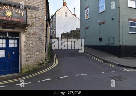 L'incrocio di High Street e Catherine Street, Frome, Somerset, Regno Unito Foto Stock