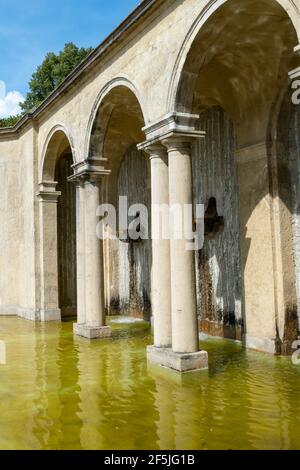 Brunnen Arcade im öffentlichen Wasserparadies nel Baden-Baden Foto Stock