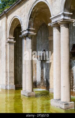 Brunnen Arcade im öffentlichen Wasserparadies nel Baden-Baden Foto Stock