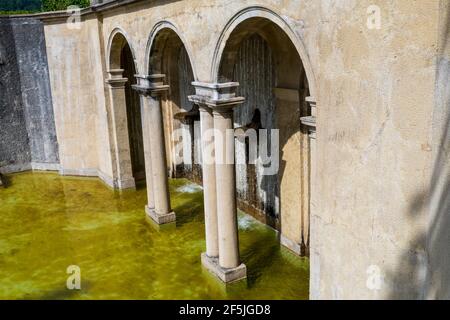 Brunnen Arcade im öffentlichen Wasserparadies nel Baden-Baden Foto Stock