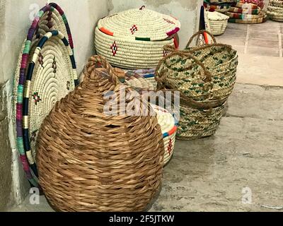 shiraz, Iran - 27 marzo 2017: Foto di antiquariato nel mercato della tradizione a shiraz Foto Stock