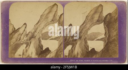 Vue d'une pyramide au Glacier des Bossons. Attribuito a Jules Andrieu (francese, 1816 - dopo il 1876) Foto Stock
