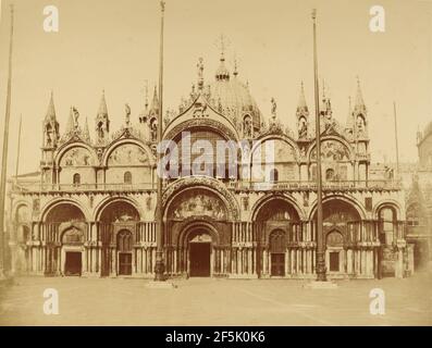 grande edificio a cupola con guglie multiple. Glimette (francese, attivo 19 ° secolo) Foto Stock