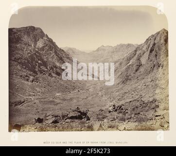 Wády ed Deir e la pianura di Er Ráhah da Jebel Muneijáh. SGT. James M. McDonald (inglese, 1822 - 1885) Foto Stock