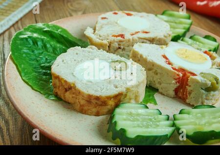 Albondigon Meatloaf farcito in stile colombiano Foto Stock