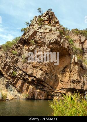 Formazione rocciosa di Lionhead a Lionhead Beach, Werribee Gorge Circuit Walk, Werribee Gorge state Park, Victoria. Foto Stock