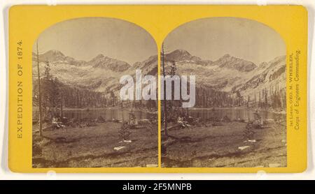 Lago Alpino, nelle montagne Cerro Blanco, Colorado. Uno di un gruppo di dieci laghi alla testa principale di Ute Creek.... Timothy H. o'Sullivan (americano, circa 1840 - 1882) Foto Stock