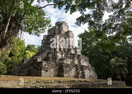 El castillo rovine del vecchio tempio Maya a Muyil, Quintana Roo, penisola dello Yucatan, Messico Foto Stock