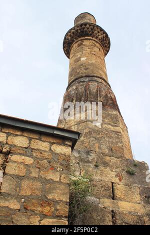 Minareto del famoso Kesik Minare ad Antalya, Turchia Foto Stock
