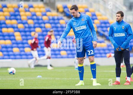 LONDRA, REGNO UNITO. 27 MARZO ben Heneghan di AFC Wimbledon si riscalda durante la partita Sky Bet League 1 tra AFC Wimbledon e Northampton Town al Plough Lane, Wimbledon sabato 27 Marzo 2021. (Credit: Federico Maranesi | MI News) Credit: MI News & Sport /Alamy Live News Foto Stock