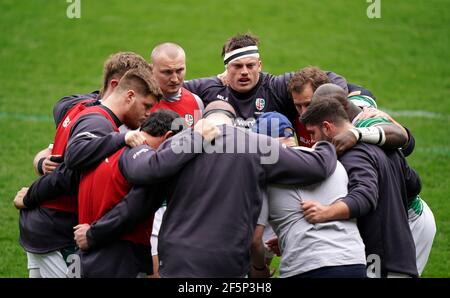 I giocatori irlandesi di Londra hanno un huddle di squadra prima della partita della Gallagher Premiership al Brentford Community Stadium di Londra. Data immagine: Sabato 27 marzo 2021. Foto Stock