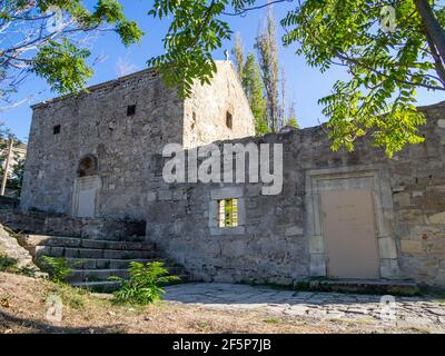 Feodosiya, Crimea - 15 settembre 2020: Frammento della Chiesa di San Giorgio il vittorioso, Feodosia, Crimea Foto Stock