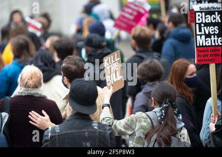 MANCHESTER, Regno Unito la protesta "Kill the Bill" in St Peter's Square nel centro di Manchester sabato 27 marzo 2021. (Credit: Pat Scaasi | MI News) Credit: MI News & Sport /Alamy Live News Foto Stock