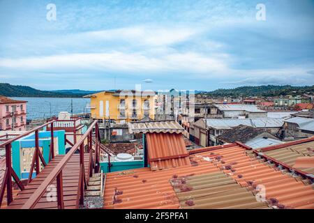 Baracoa, Cuba - 25 ottobre 2019: Veduta aerea di Baracoa, Cuba Foto Stock