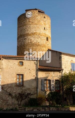 La Sauvetat, mastio del fort, Puy de Dome, Auvergne, Francia Foto Stock